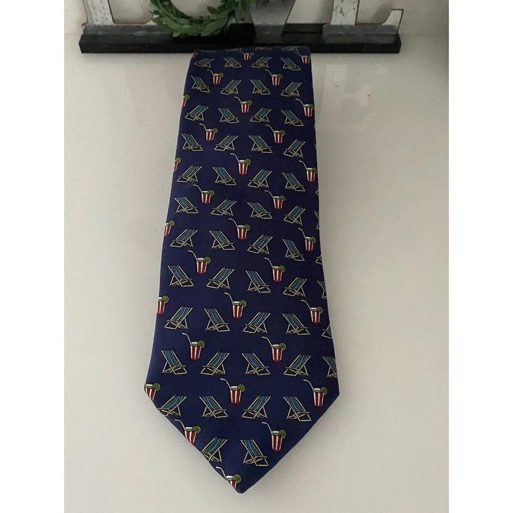 Aquascutum 100% Silk Tie Navy Blue Made in England Cool Beach Theme Vintage 3.75